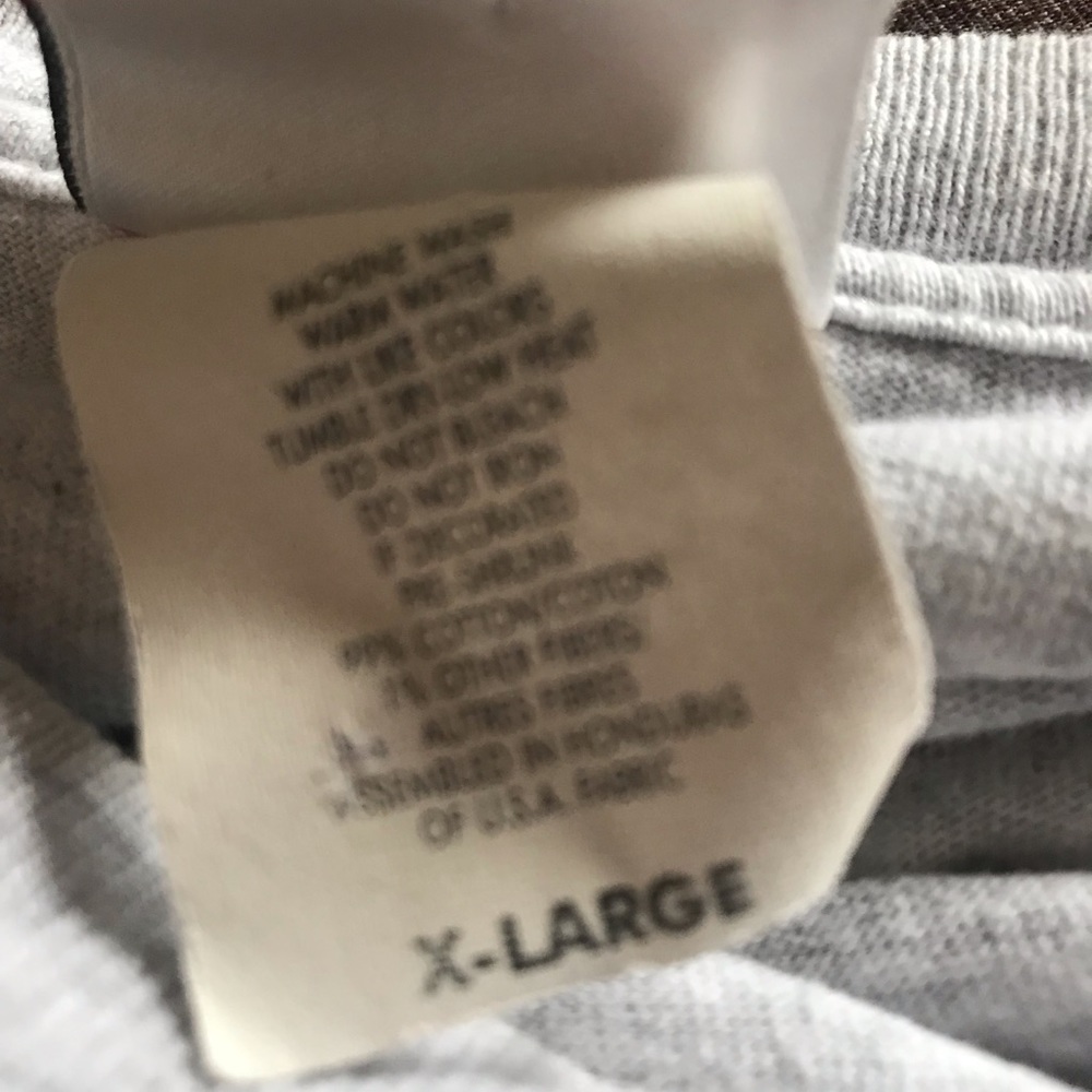 Disney T-shirt X LARGE - Picture 5 of 5